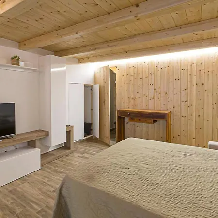 Amedeo 298 Appartement Trani